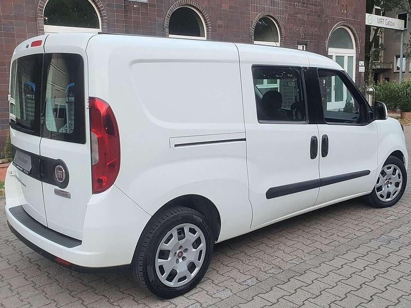Gebraucht Fiat Doblò 105 PS (77 kW) 2019 Colore esterno (weiß) Van / Kleinbus