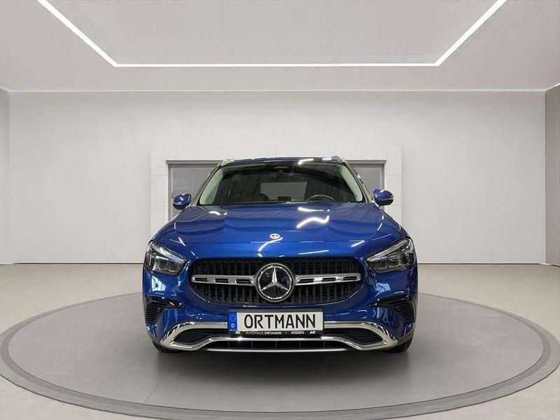Gebraucht Mercedes GLA200 Progressive 163 PS (119 kW) 2024 Spektralblau SUV