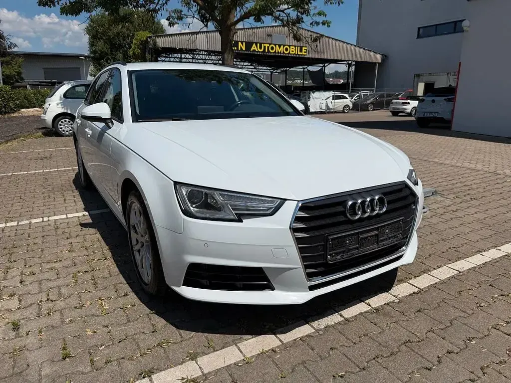 Gebraucht Audi A4 Ambiente 150 PS (110 kW) 2017 Weiß Kombi