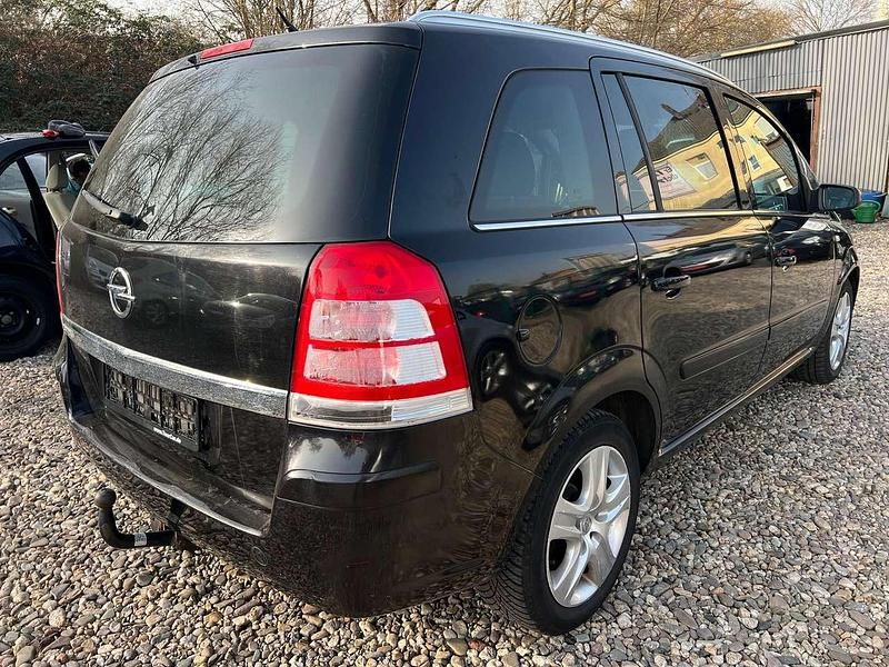 Gebraucht Opel Zafira 140 PS (102 kW) 2008 Schwarz Van / Kleinbus