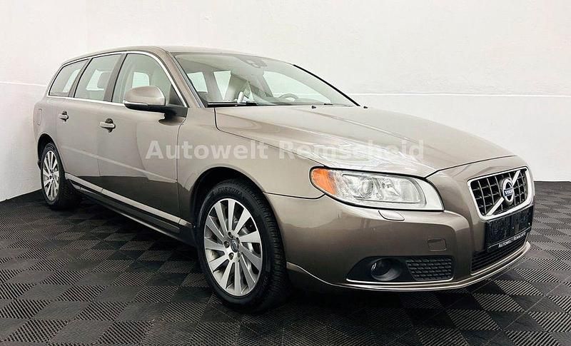 Gebraucht Volvo V70 Momentum 163 PS (119 kW) 2011 Grau Kombi