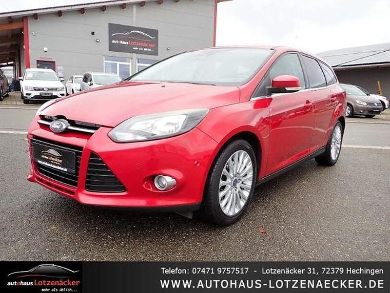 Rot Gebraucht 2011 Ford Focus Titanium Kombi | 3.990 € (Guter Preis) - Bild 1/4