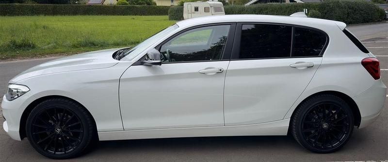 Weiß Gebraucht 2016 BMW 118 Advantage Kleinwagen | 9.000 € (Fairer Preis) - Bild 1/4