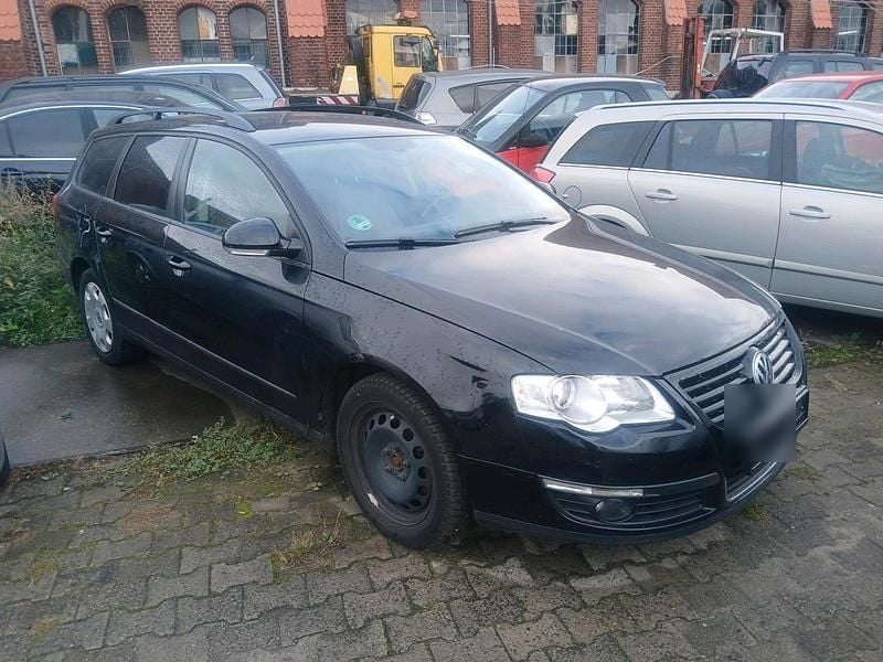 Schwarz Gebraucht 2009 VW Passat Kombi | 2.500 € (Guter Preis) - Bild 1/4