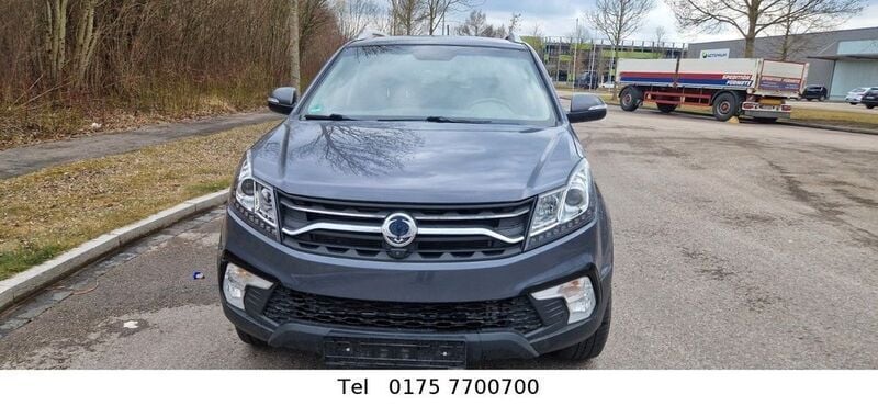 Grau Gebraucht 2019 Ssangyong Korando SUV | 8.900 € - Bild 1/4