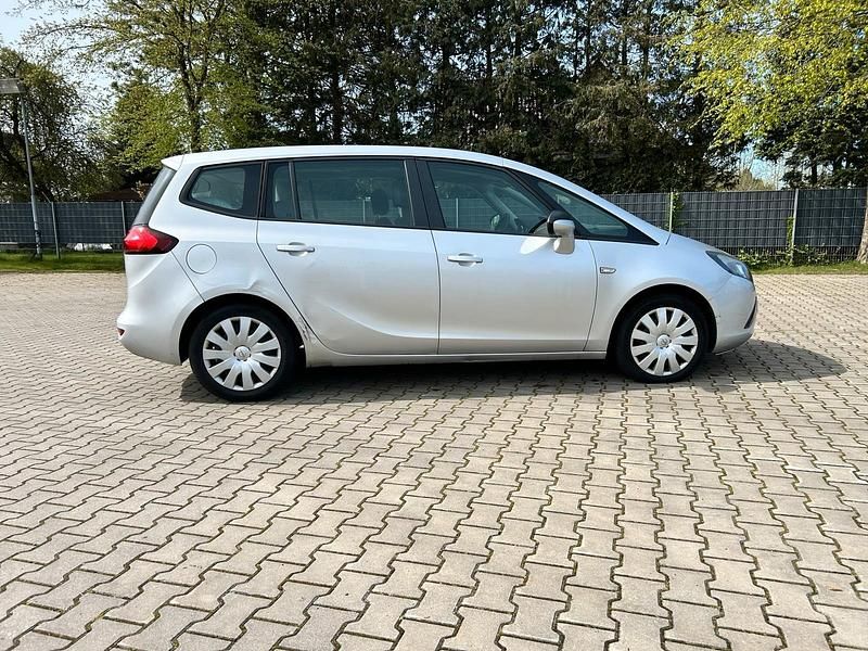 Gebraucht Opel Zafira 165 PS (121 kW) 2013 Silber Van / Kleinbus