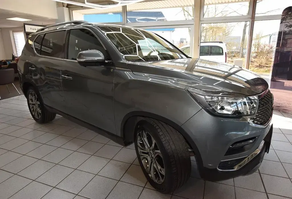 Gebraucht SsangYong Rexton 181 PS (133 kW) 2020 Grau SUV