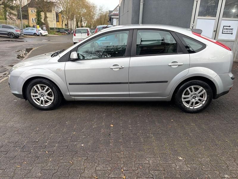 Gebraucht Ford Focus Fun X 116 PS (85 kW) 2007 Silber Limousine