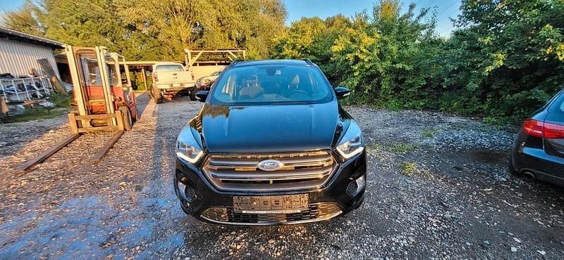 Schwarz Gebraucht 2017 Ford Kuga ST-Line SUV | 8.900 € (Superpreis) - Bild 1/4