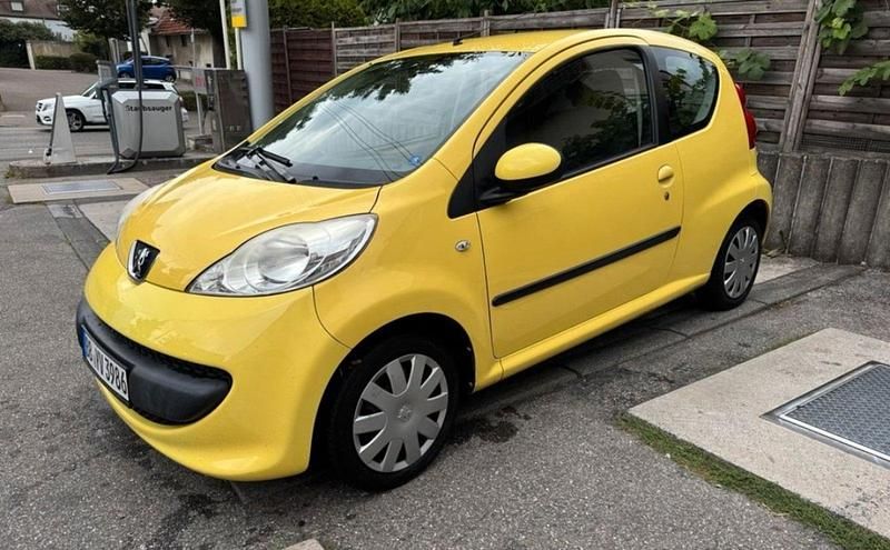 Gebraucht Peugeot 107 68 PS (50 kW) 2007 Gelb Kleinwagen