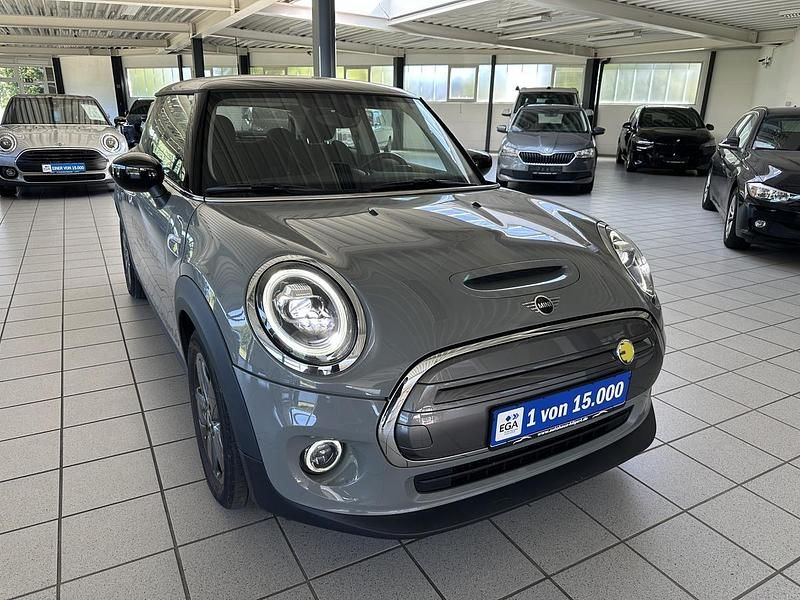 Gebraucht Mini Cooper SE 135 kW (184 PS) 2021 Grau metallic Kleinwagen