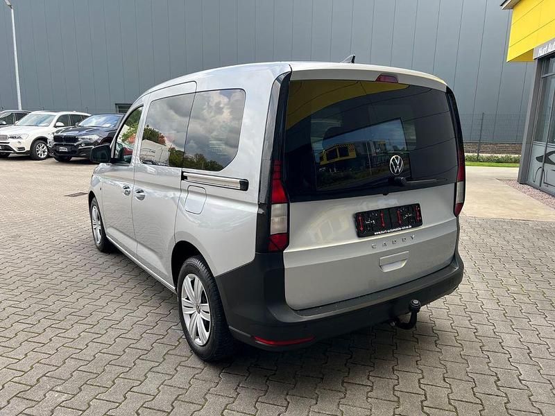 Gebraucht VW Caddy Basis 114 PS (83 kW) 2023 Silber Van / Kleinbus