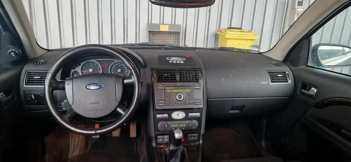Gebraucht Ford Mondeo 130 PS (95 kW) 2004 Schwarz Kombi
