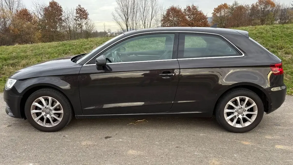 Gebraucht Audi A3 Attraction 122 PS (89 kW) 2013 Braun Limousine
