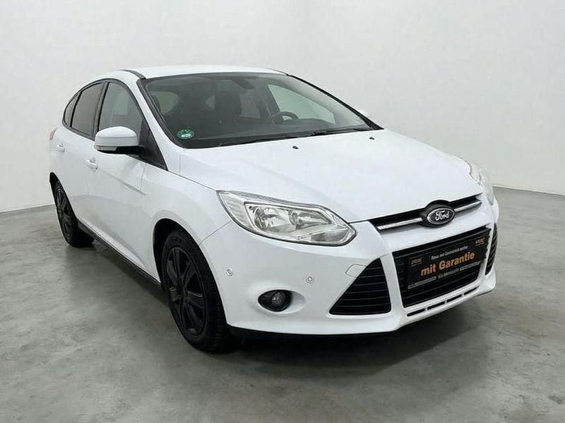 Weiß Gebraucht 2013 Ford Focus SYNC Edition Limousine | 5.999 € (Etwas zu teuer) - Bild 1/4