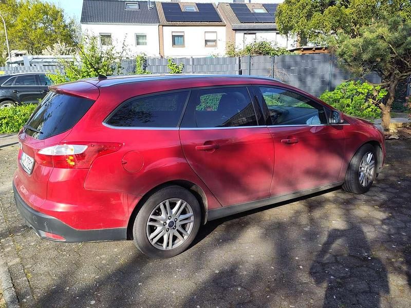Usata Ford Focus 140 CV (102 kW) 2013 Rosso Station wagon