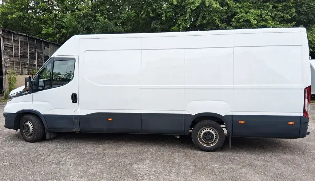 Gebraucht Iveco Daily 156 PS (114 kW) 2022 Weiß Van / Kleinbus