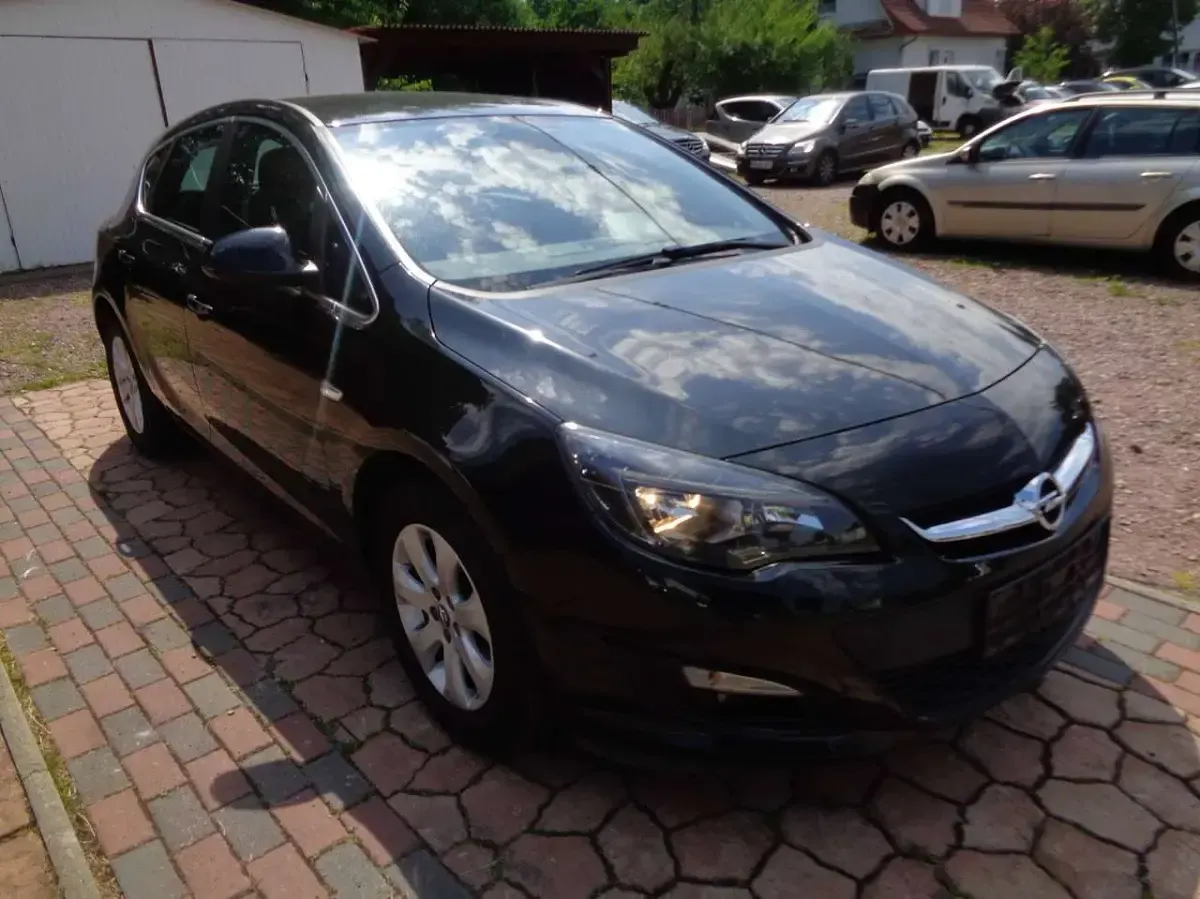 Gebraucht Opel Astra 120 PS (88 kW) 2015 Schwarz Limousine