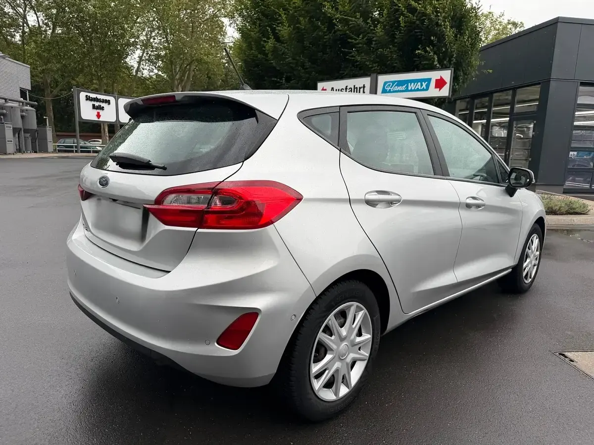 Gebraucht Ford Fiesta Titanium 101 PS (74 kW) 2019 Silber Kleinwagen