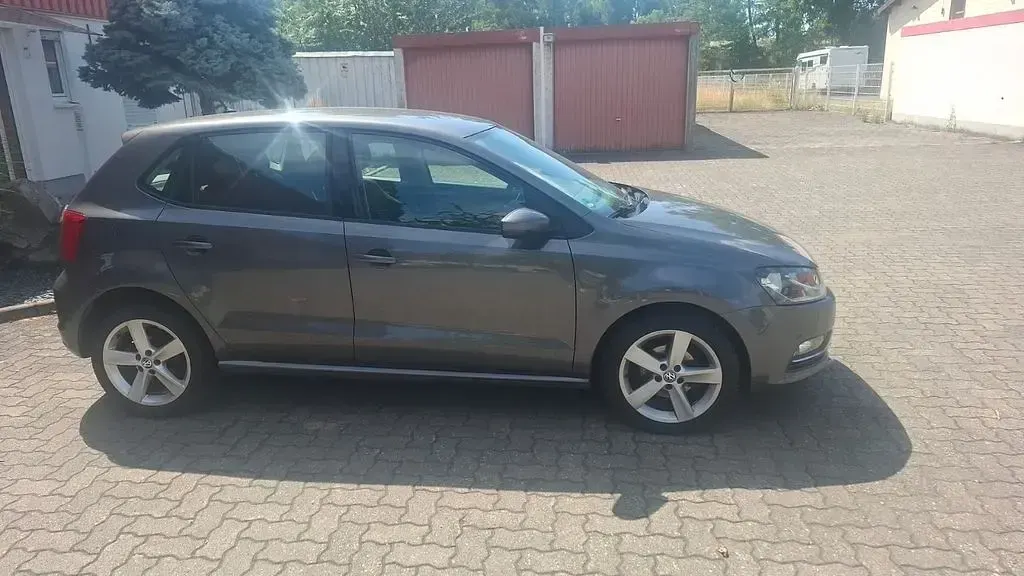 Gebraucht VW Polo Comfortline 90 PS (66 kW) 2014 Grau Limousine