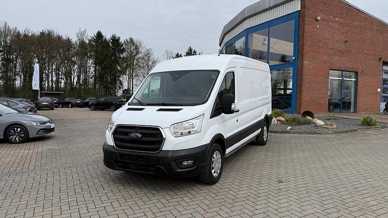 Gebraucht Ford Transit Trend 131 PS (96 kW) 2022 Weiß Van / Kleinbus