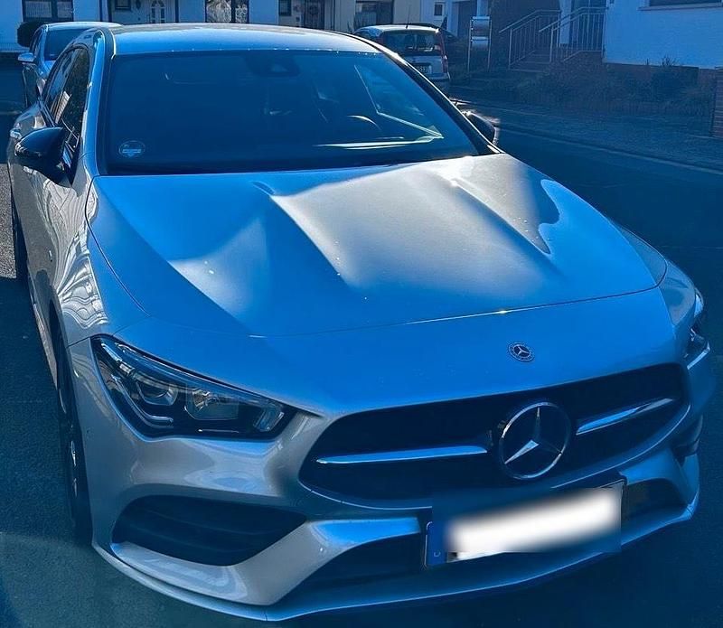 Silber Gebraucht 2021 Mercedes CLA200 Shooting Brake AMG line Kombi | 25.000 € (Guter Preis) - Bild 1/4