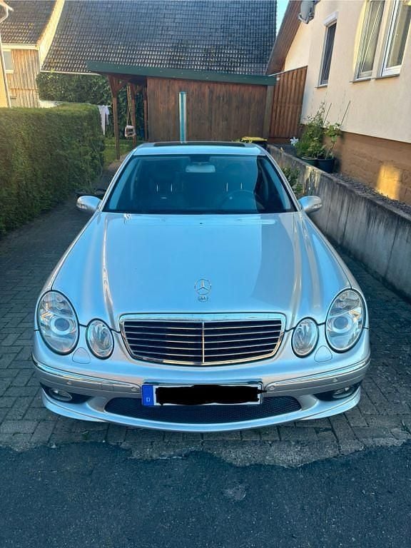 Silber Gebraucht 2007 Mercedes E55 AMG AMG Limousine | 24.900 € (Superpreis) - Bild 1/4