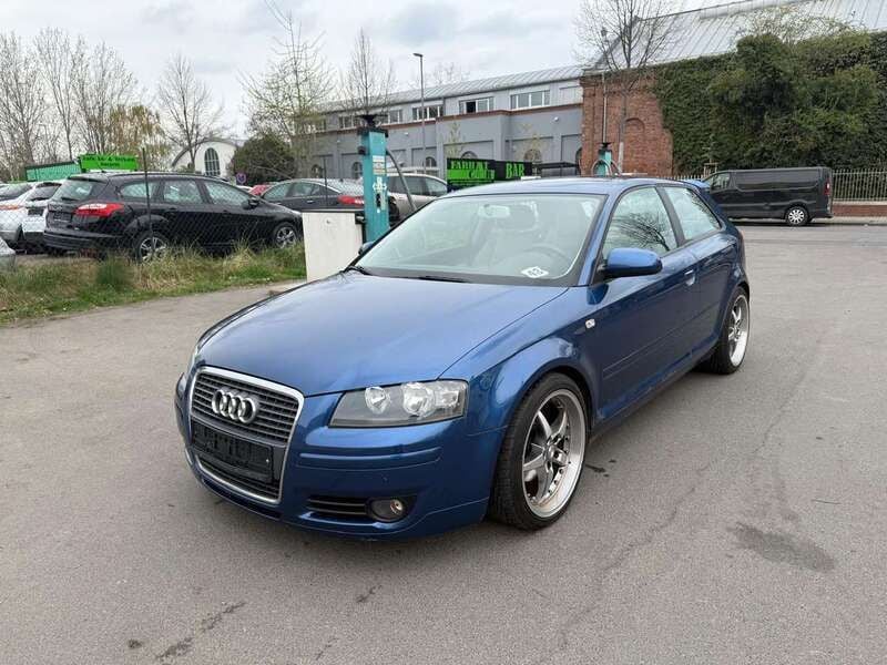 Blau Gebraucht 2006 Audi A3 Ambiente Limousine | 1.200 € (Superpreis) - Bild 1/4