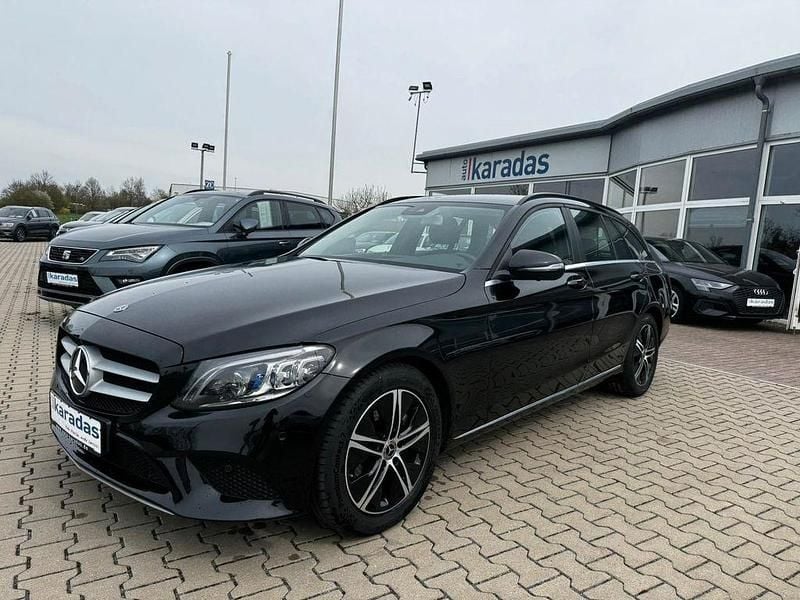 Schwarz Gebraucht 2020 Mercedes C220 Limousine | 26.900 € (Superpreis) - Bild 1/4