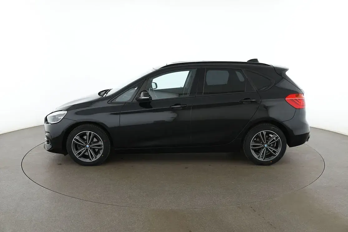 Gebraucht BMW 220 Active Tourer Sport Line 178 PS (130 kW) 2022 Schwarz Van / Kleinbus