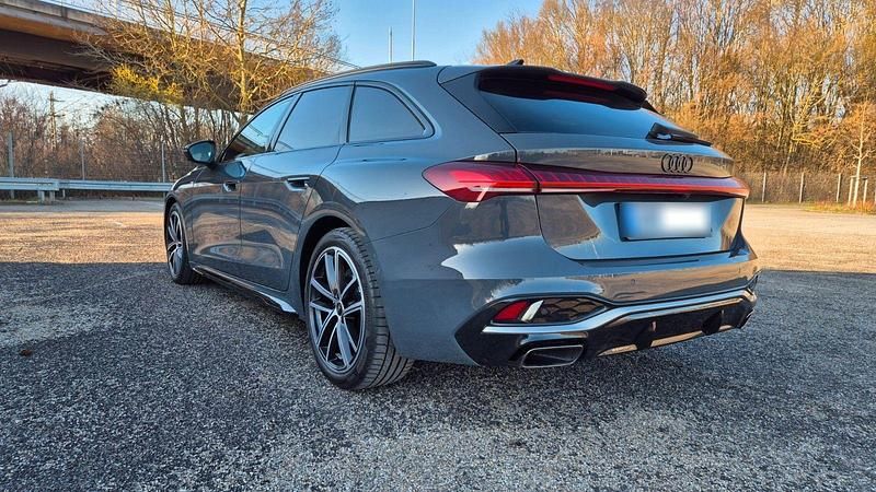 Gebraucht Audi A5 Edition .1 150 PS (110 kW) 2025 Grau Kombi