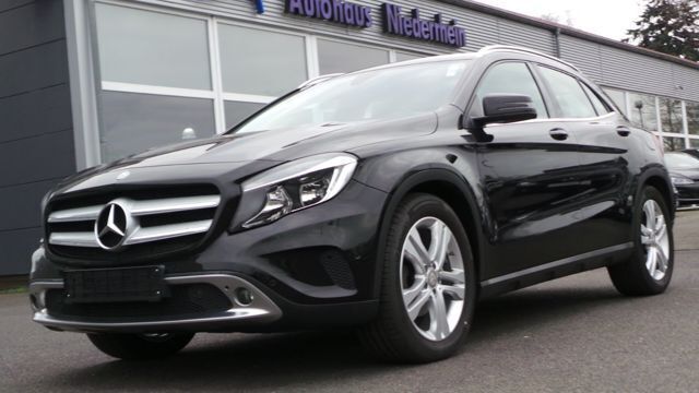 Gebraucht Mercedes GLA220 Urban 170 PS (125 kW) 2016 Schwarz metallic SUV