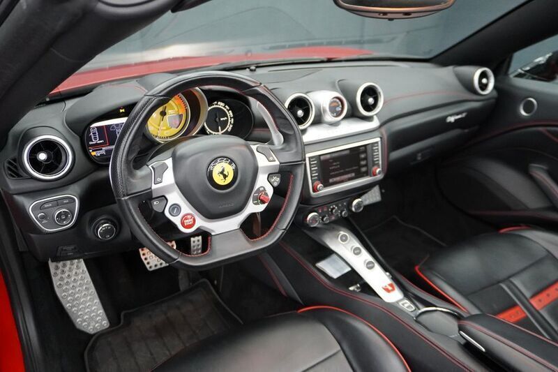 Gebraucht Ferrari California 560 PS (411 kW) 2015 Rot Cabrio