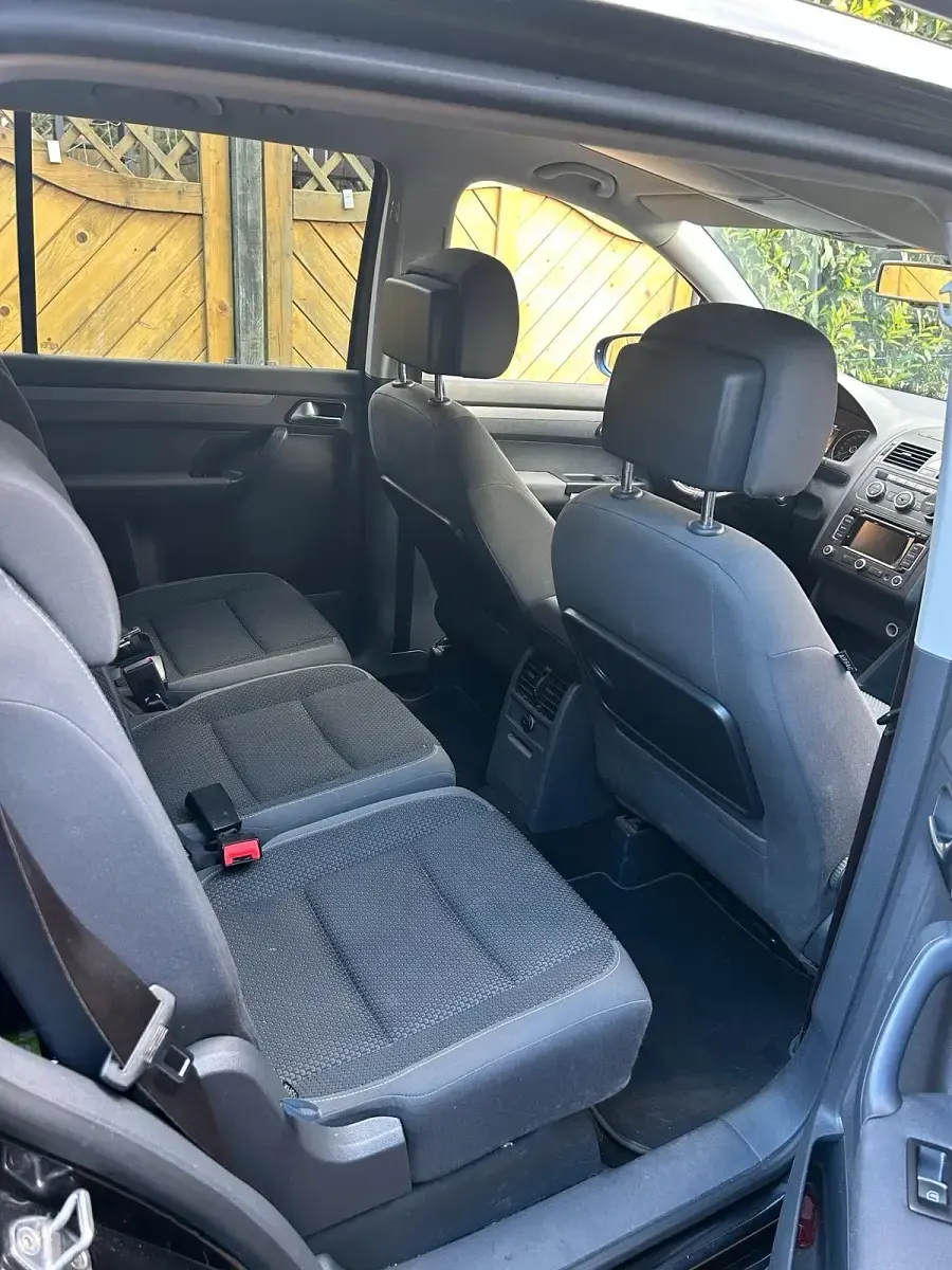 Gebraucht VW Touran 105 PS (77 kW) 2012 Schwarz Van / Kleinbus