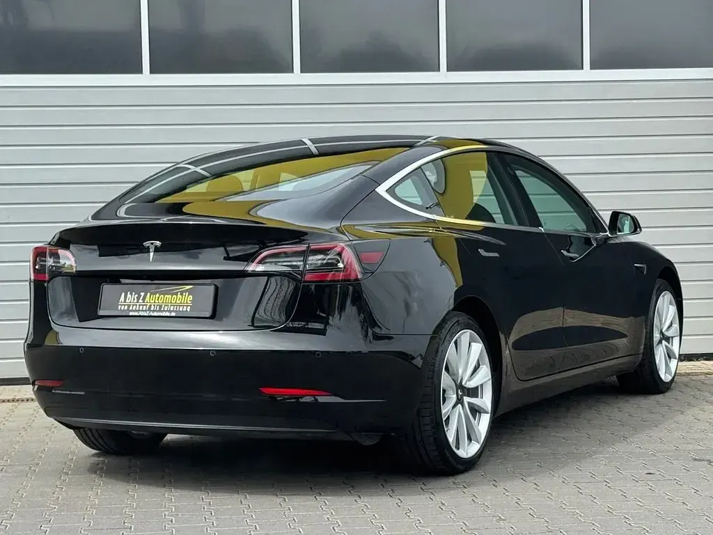 Gebraucht Tesla Model 3 225 kW (306 PS) 2019 Schwarz Limousine