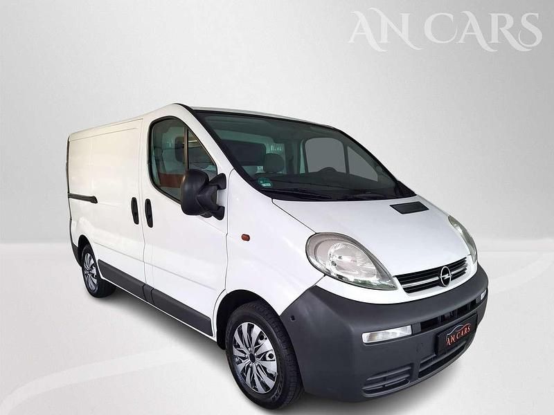 Gebraucht Opel Vivaro 120 PS (88 kW) 2005 Casablanca/arctic/eis weiss Van / Kleinbus