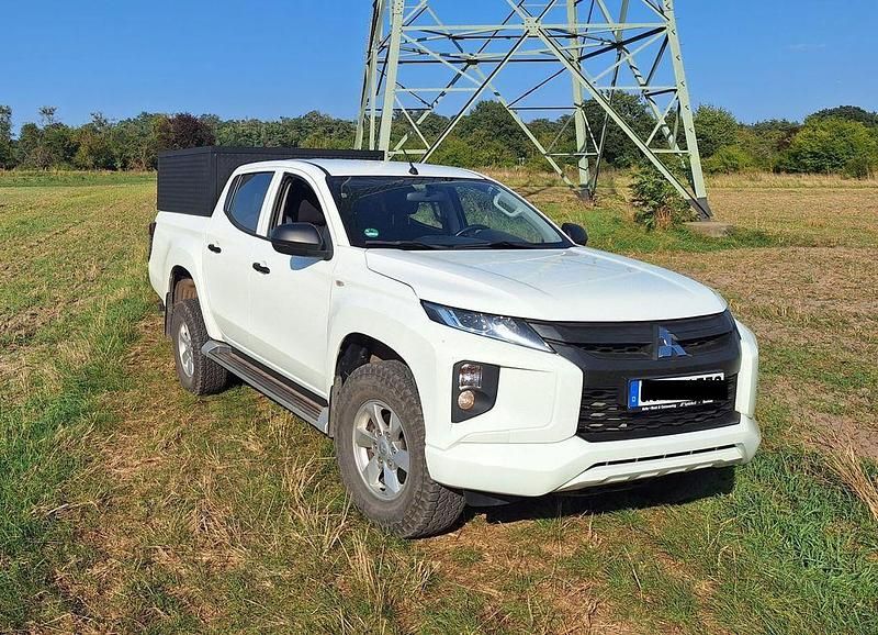 Weiß Gebraucht 2021 Mitsubishi L200 Abholung | 29.900 € (Guter Preis) - Bild 1/4