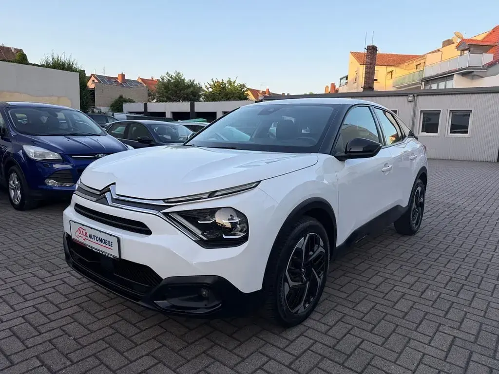 Gebraucht Citroën C4 Feel 131 PS (96 kW) 2022 Weiß Limousine