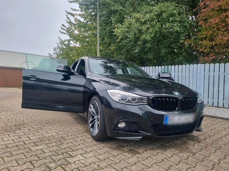 Schwarz Gebraucht 2016 BMW 320 Gran Turismo M Sport Limousine | 19.250 € (Fairer Preis) - Bild 1/4