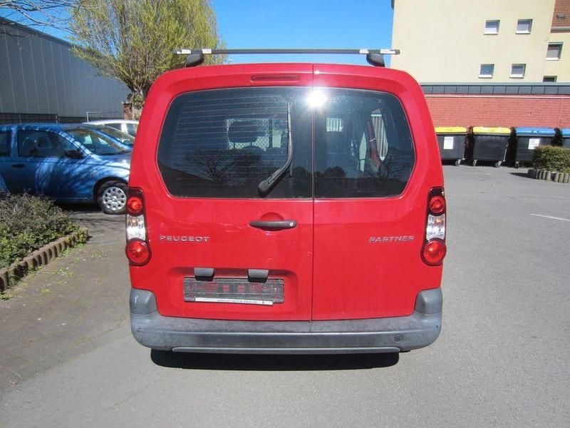 Gebraucht Peugeot Partner 98 PS (72 kW) 2013 Rot Van / Kleinbus
