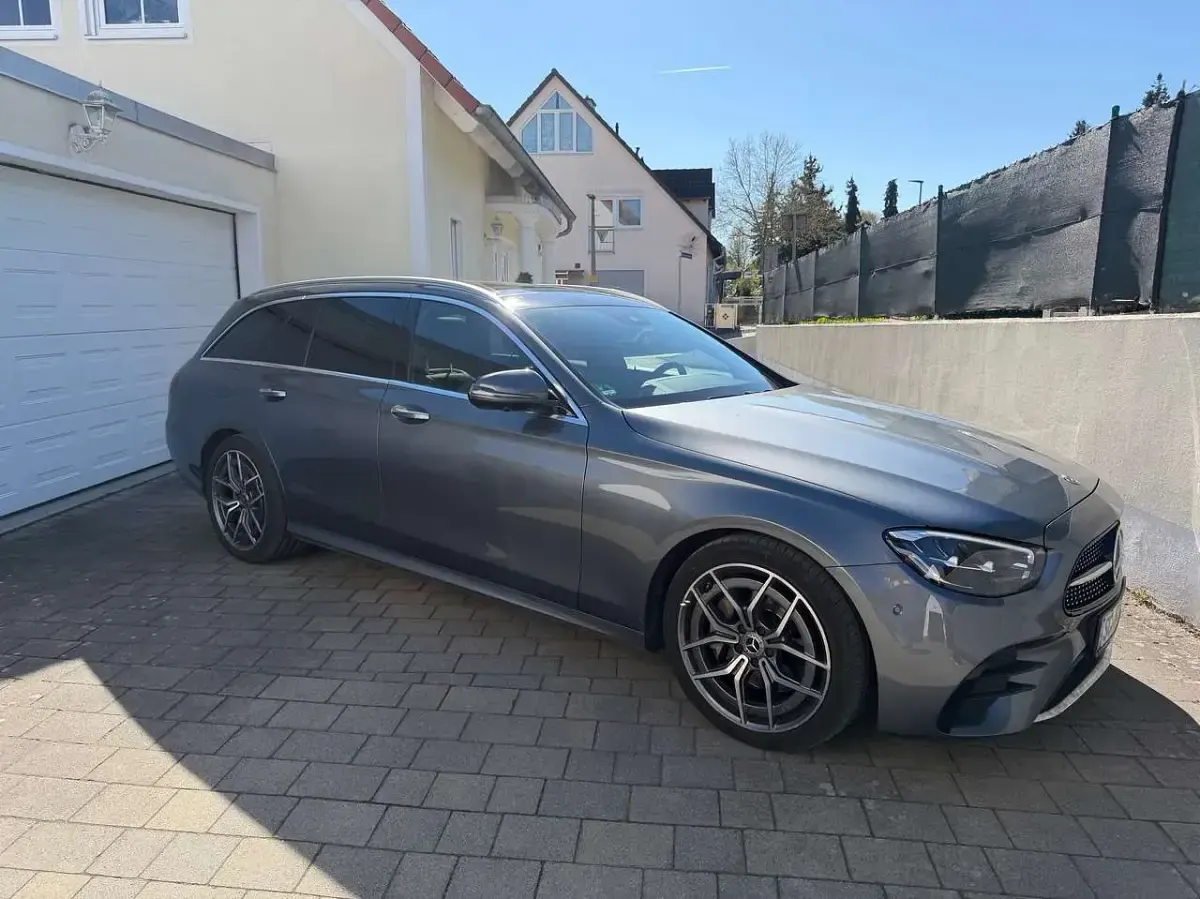 Gebraucht Mercedes E220 AMG 200 PS (147 kW) 2023 Grau Kombi