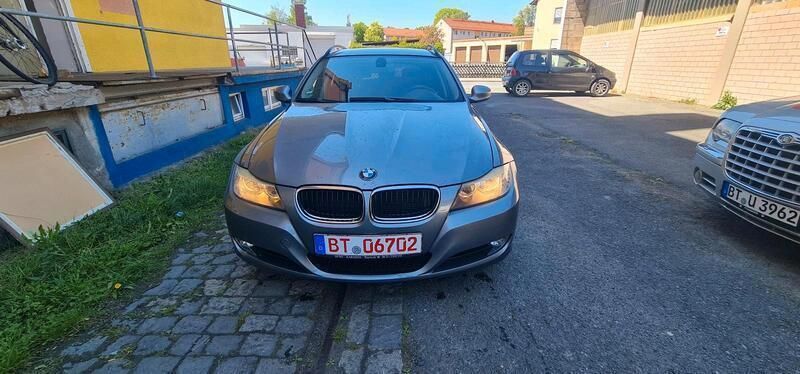 Grau Gebraucht 2008 BMW 320 Kombi | 2.800 € (Superpreis) - Bild 1/4