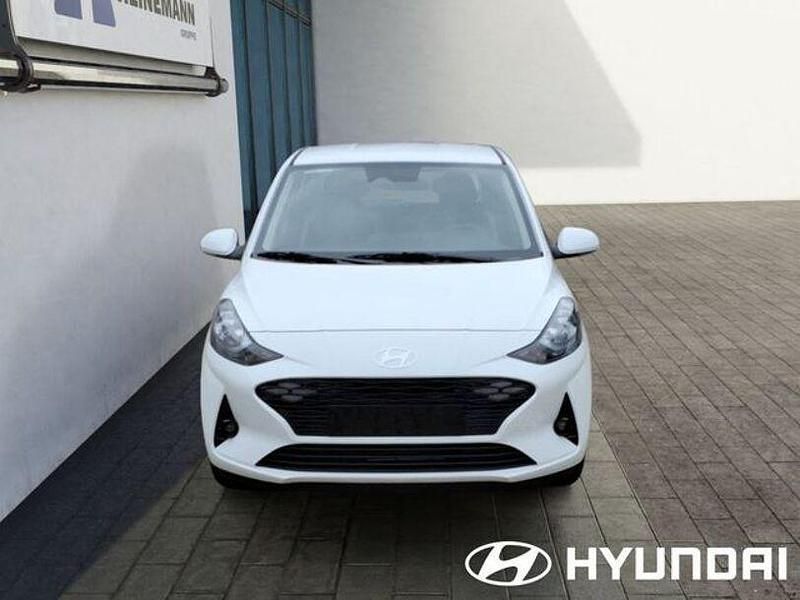 Gebraucht Hyundai i10 Select 63 PS (46 kW) 2024 Weiß Kleinwagen