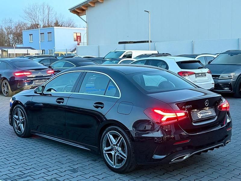 Gebraucht Mercedes A200 AMG 163 PS (119 kW) 2019 Schwarz Limousine