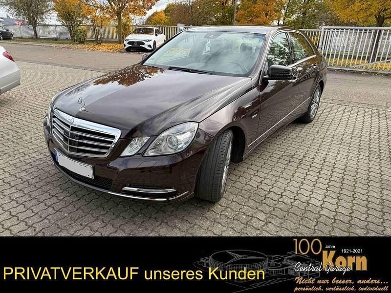 Braun Gebraucht 2011 Mercedes E350 Elegance Limousine | 11.900 € (Guter Preis) - Bild 1/4