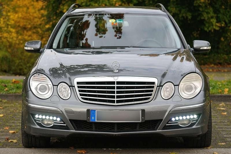 Grau Gebraucht 2007 Mercedes E280 Avantgarde Kombi | 4.500 € (Fairer Preis) - Bild 1/4