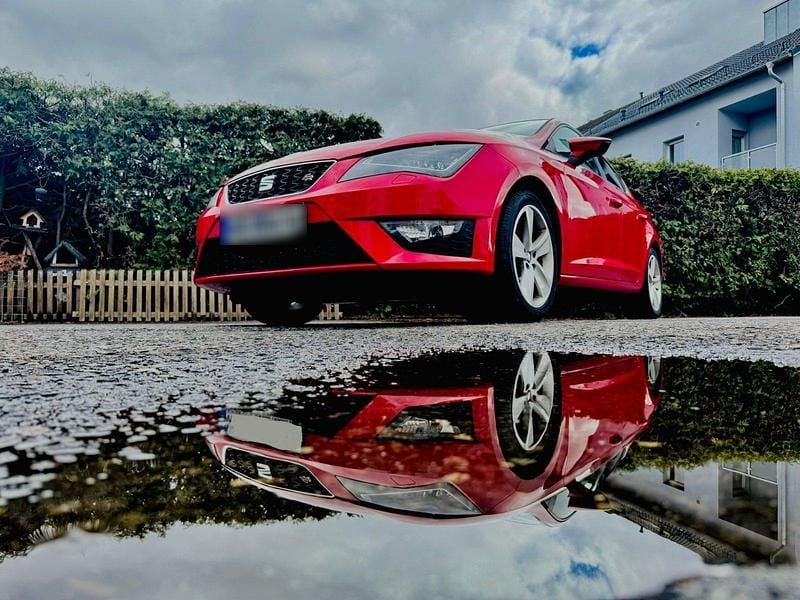 Gebraucht Seat Leon FR 140 PS (102 kW) 2014 Rot Limousine