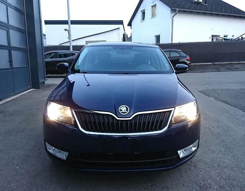 Gebraucht Skoda Rapid Style 125 PS (91 kW) 2015 Blau Kleinwagen