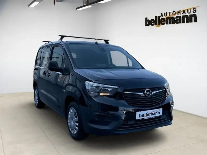 Używany Opel Combo Selection 110 KM (80 kW) 2020 Czarny Minivan