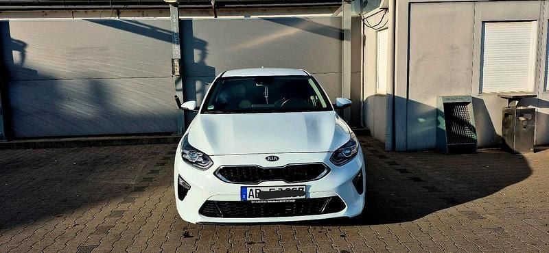 Weiß Gebraucht 2025 Kia Ceed 2 Kombi | 21.000 € (Superpreis) - Bild 1/4